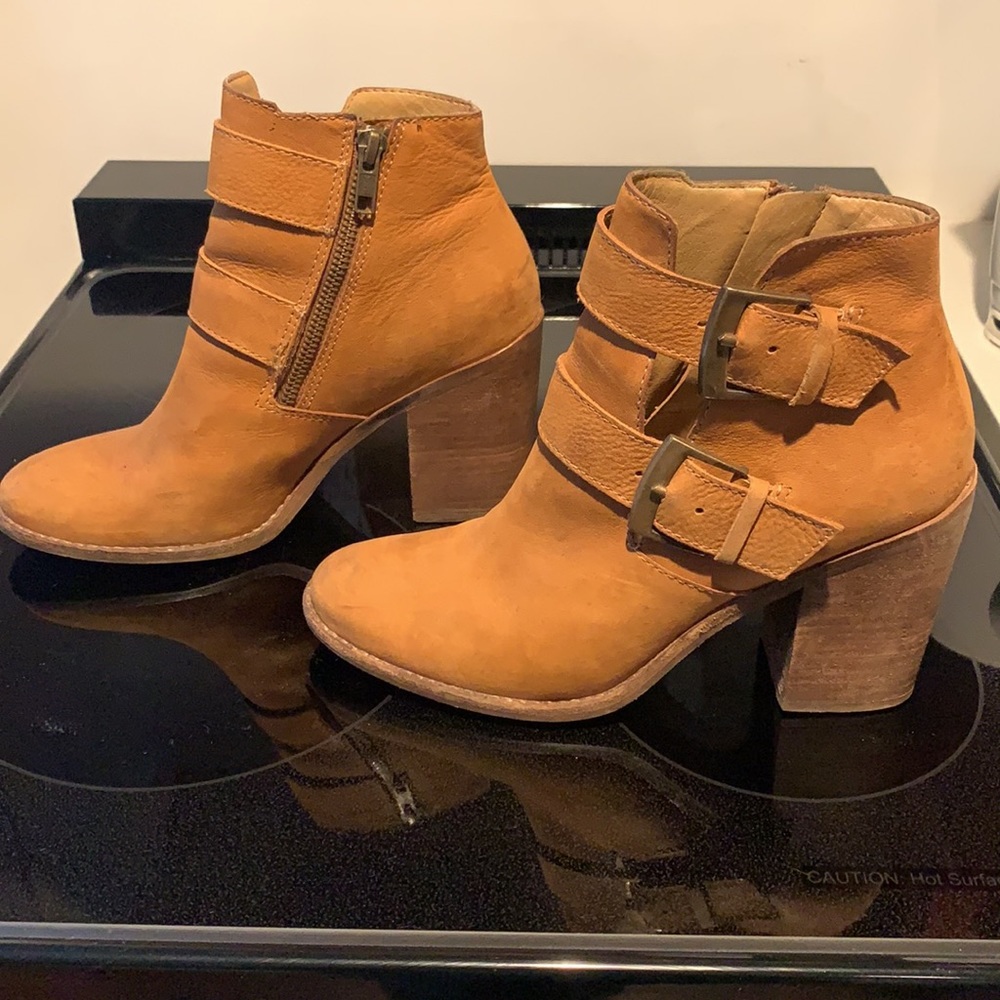 Steve Madden Booties - Picture 3 of 5